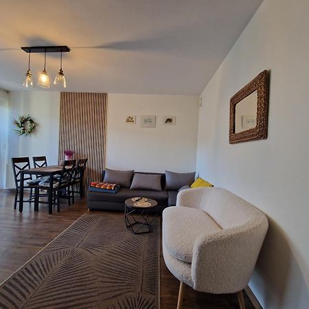 Komfortowy Apartament Dwupokojowy Z Tarasem I Garaz Ustka Exteriör bild
