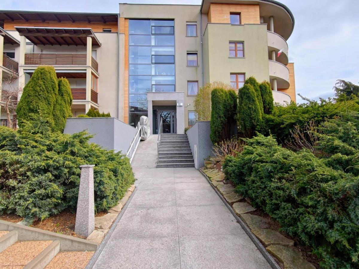 Komfortowy Apartament Dwupokojowy Z Tarasem I Garaz Ustka Exteriör bild